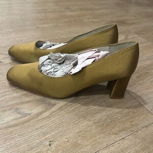 Stuart Weitzman Gold Almond Toe Block Heels, size 7.5 AA